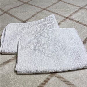 💕NICOLE MILLER Home Luxurious White Quilted Shams (2)